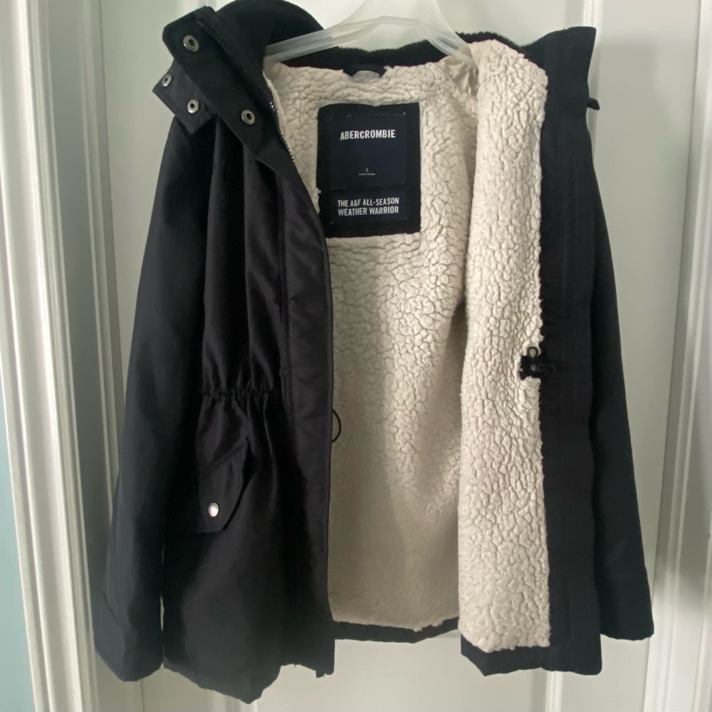 Abercrombie & Fitch Women’s All Season Weather Warrior Jacket